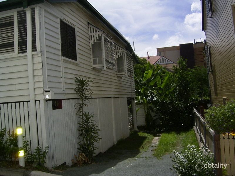 18 Robert St, Spring Hill, QLD 4000