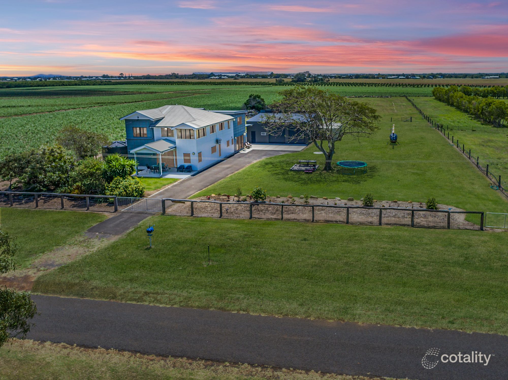 199 Hoffmans Rd, Burnett Heads, QLD 4670
