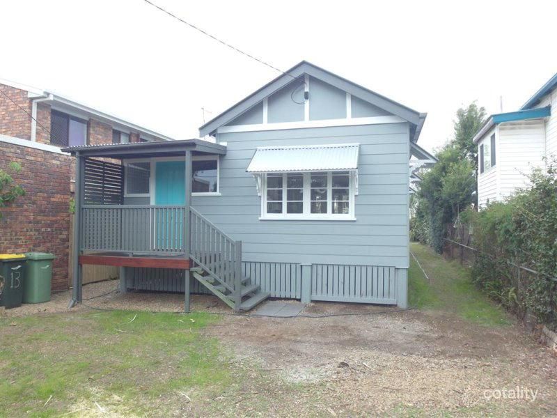 13 Short St, Woody Point, QLD 4019