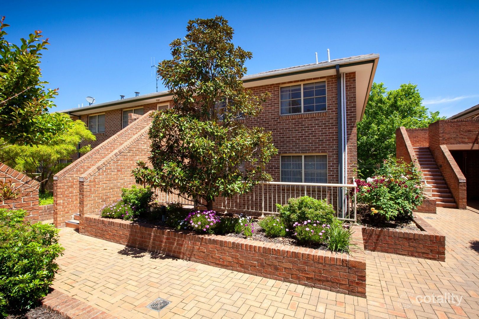 8/1 Waddell Pl, Curtin, ACT 2605