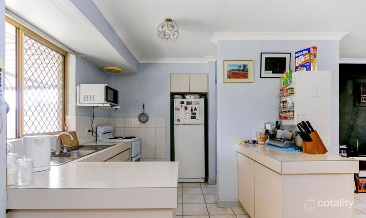122 Amazon Dr, Beechboro, WA 6063
