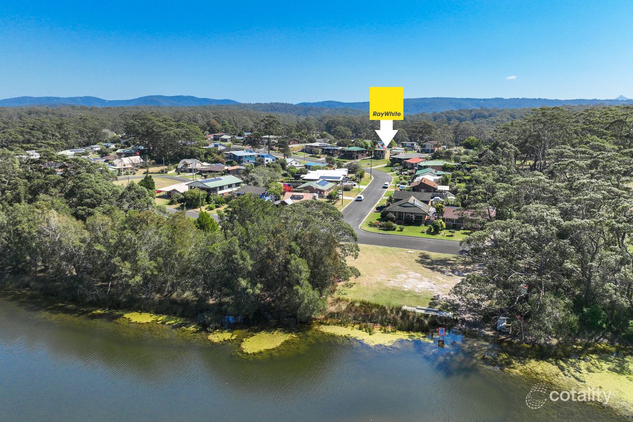 13 Torquay Dr, Lake Tabourie, NSW 2539