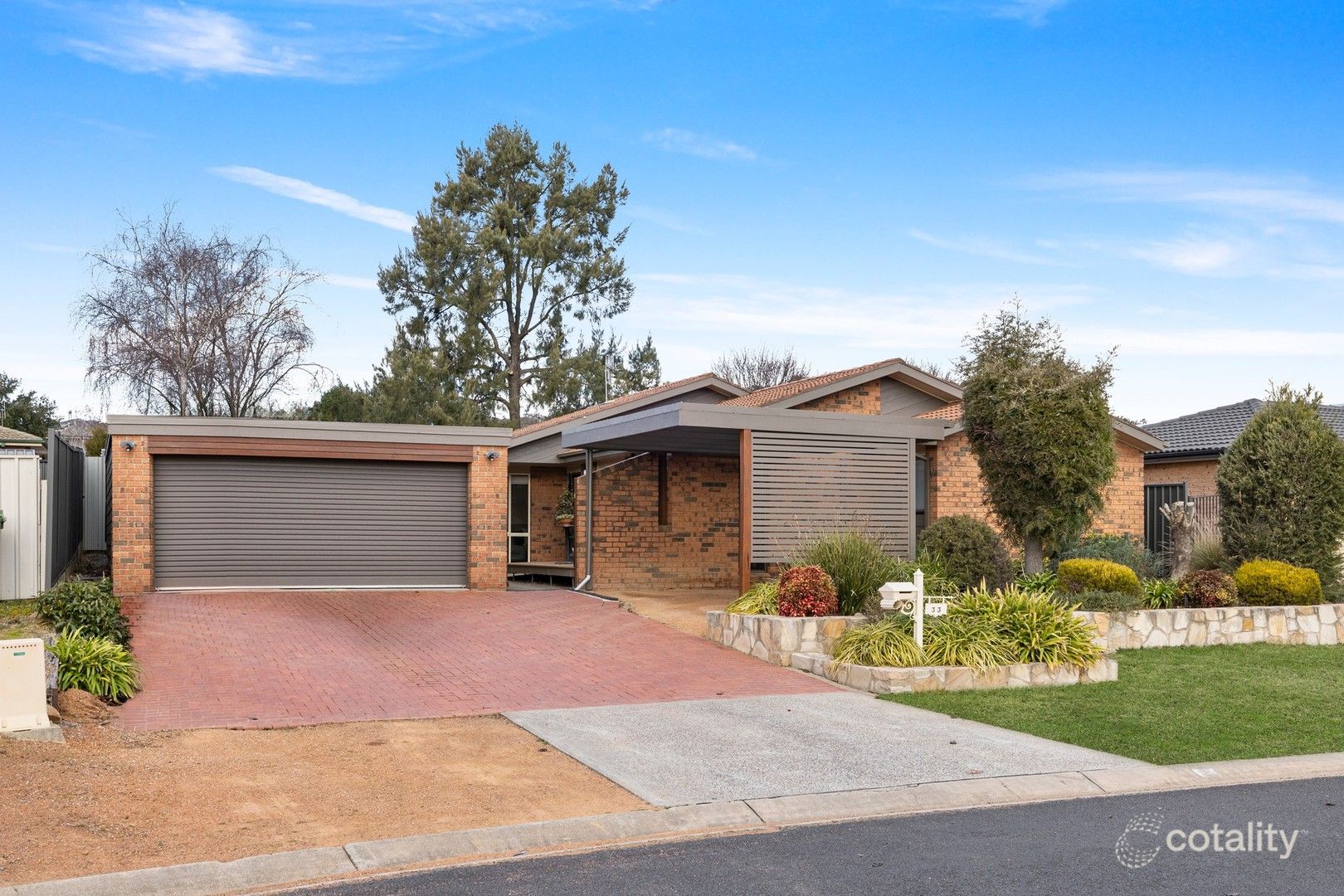 33 Poplar Cres, Jerrabomberra, NSW 2619