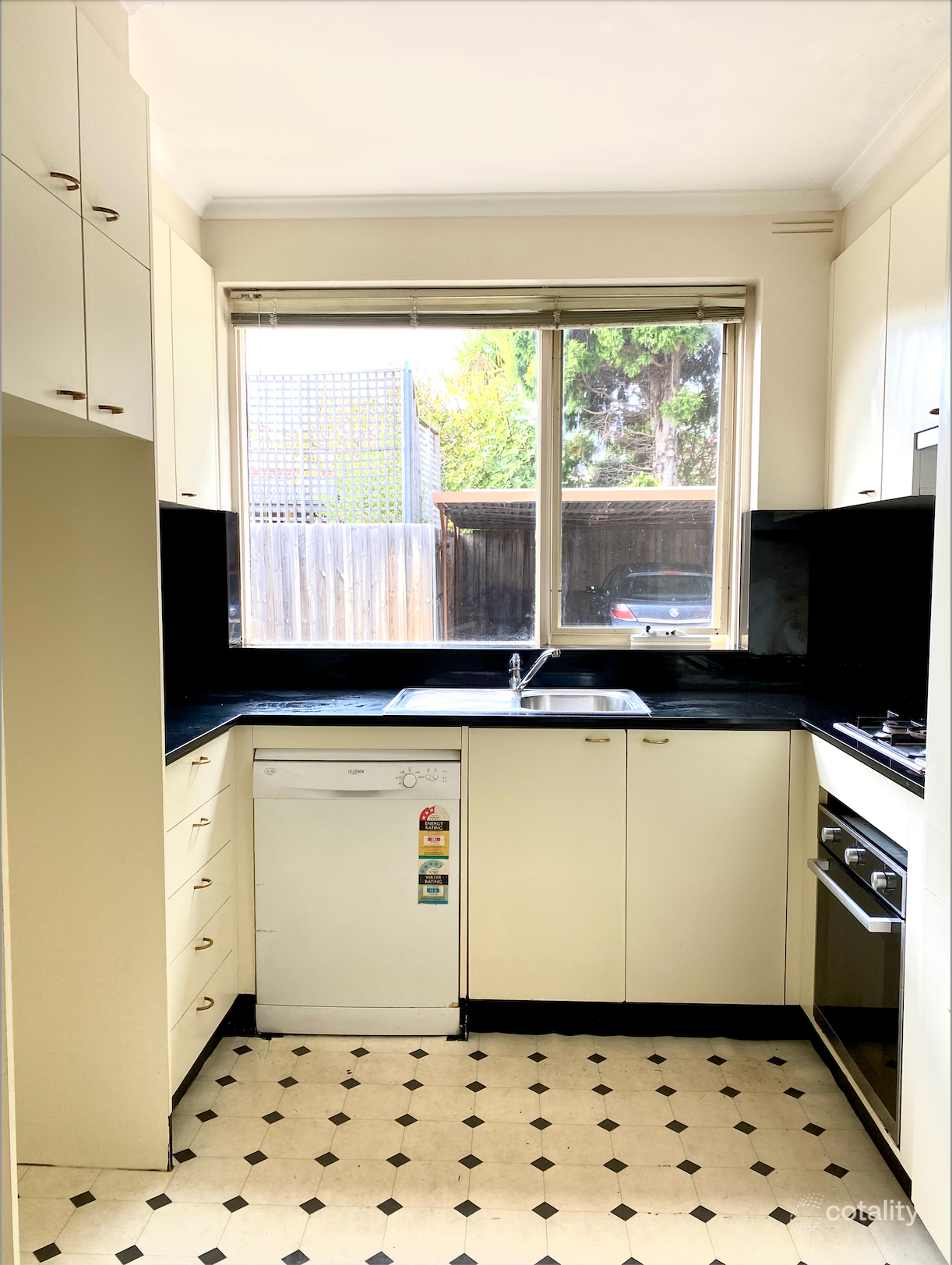 4/2 Liscard St, Elsternwick, VIC 3185