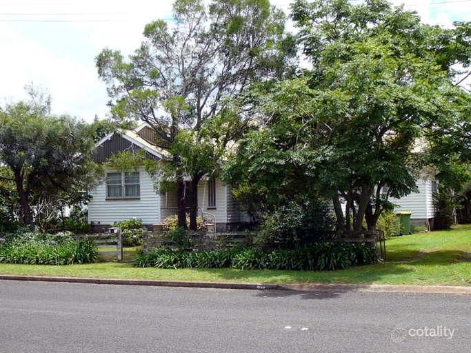 51 Wooldridge St, Mount Lofty, QLD 4350