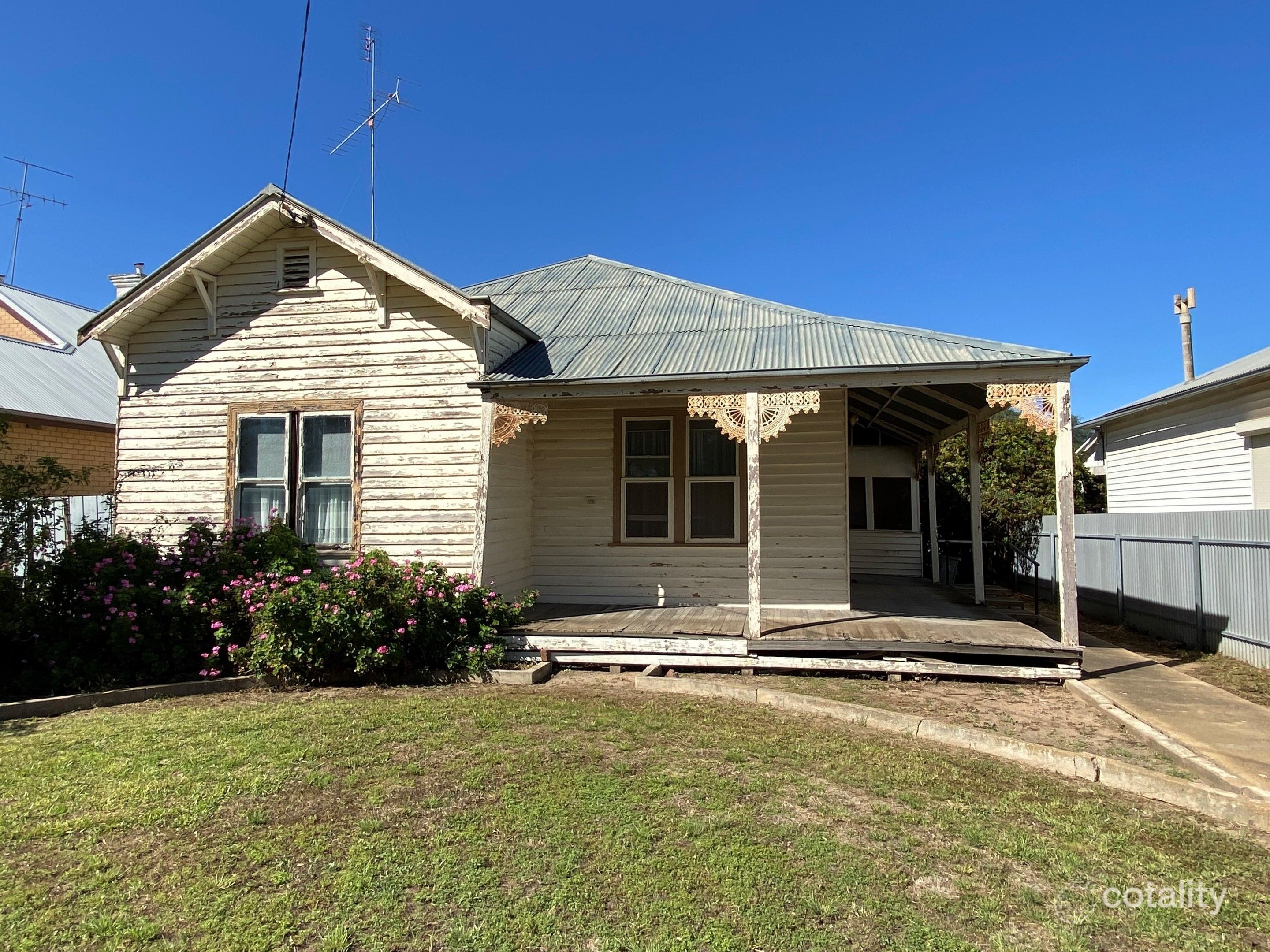 5 The Avenue, Warracknabeal, VIC 3393