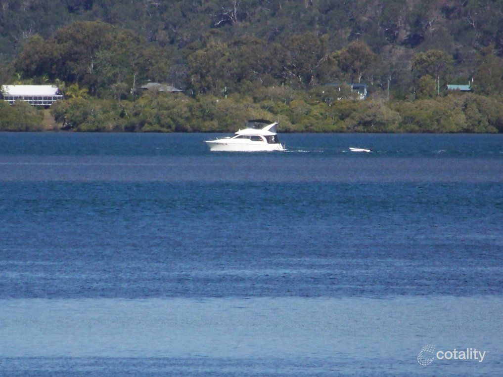 8 Resthaven Dr, Lamb Island, QLD 4184