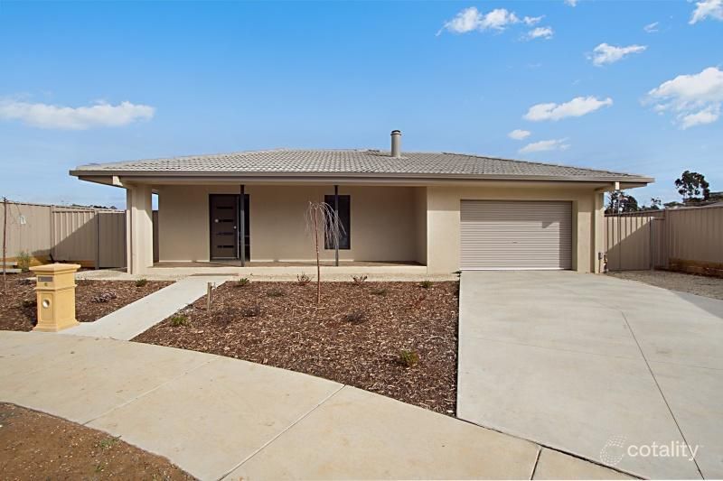 16 Edgewater Cl, Eaglehawk, VIC 3556