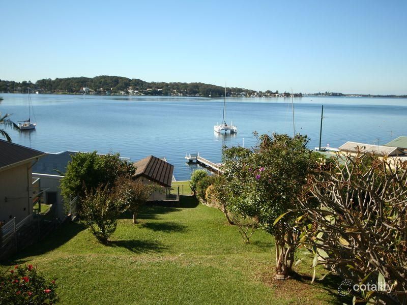 97 Fishing Point Rd, Fishing Point, NSW 2283