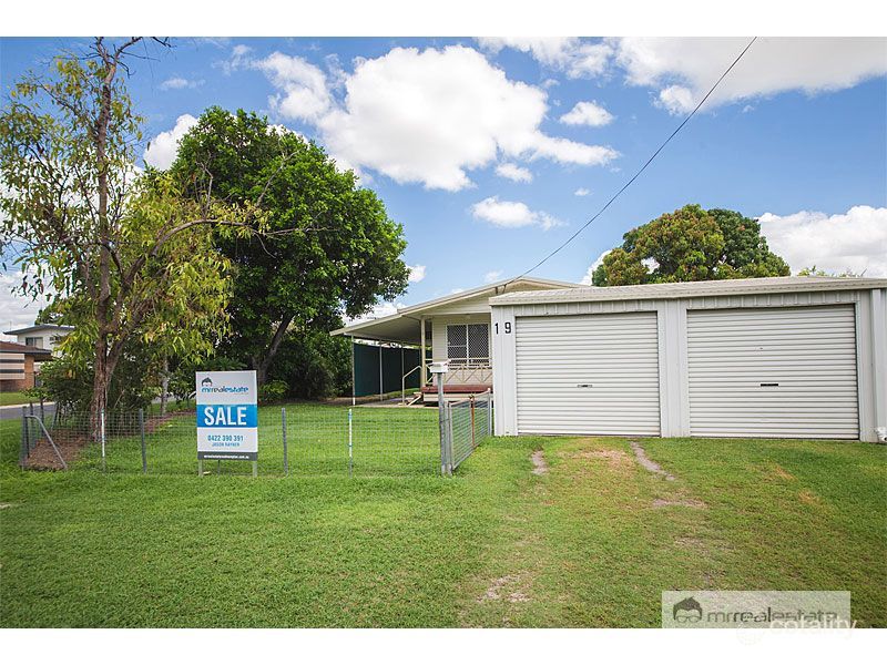 19 Hardy Ave, Park Avenue, QLD 4701
