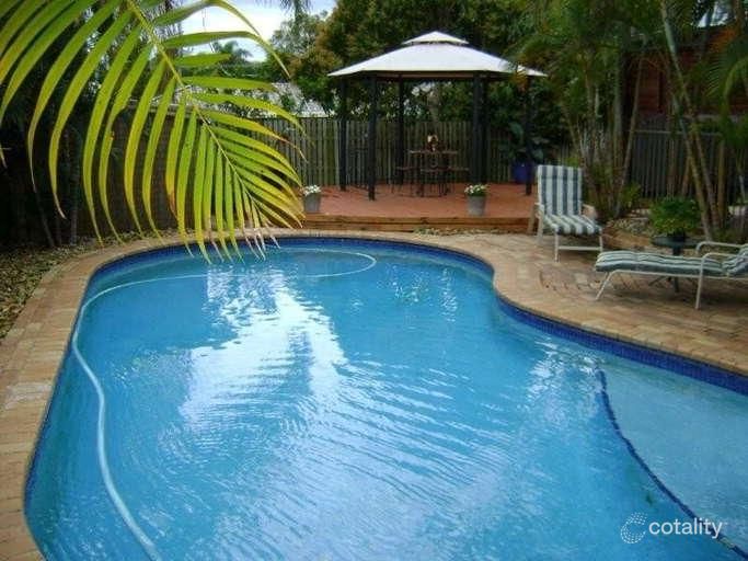 9 Carlos St, Hillcrest, QLD 4118