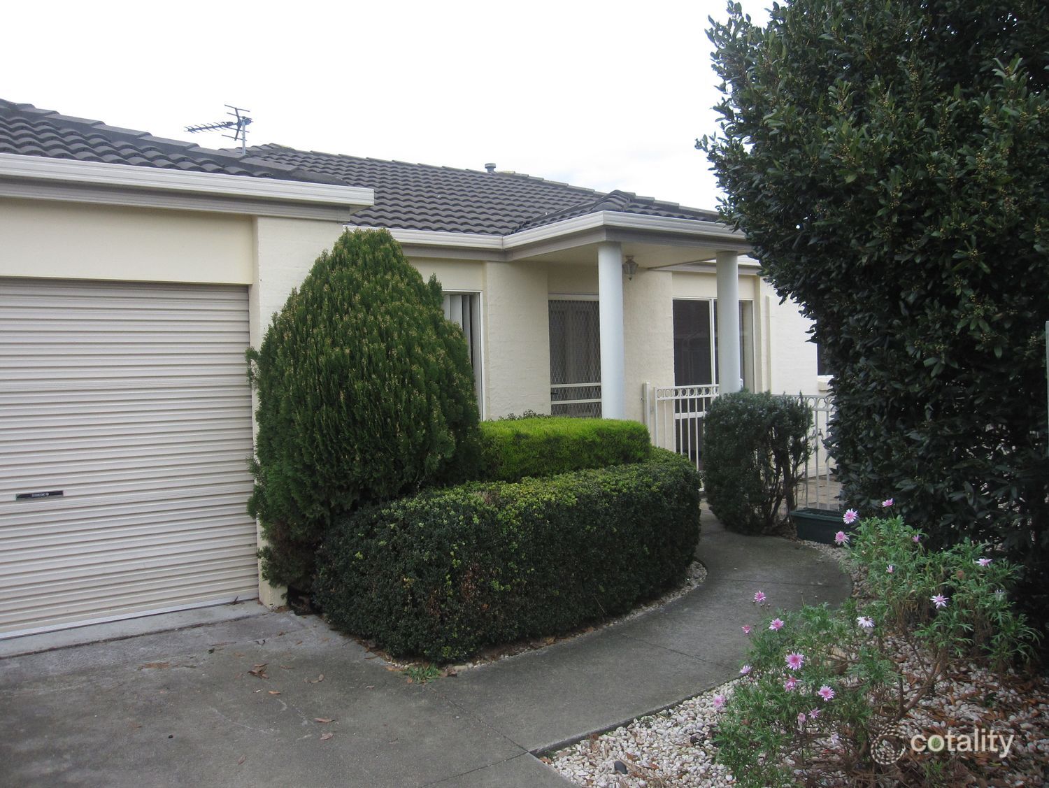 2/9 Chestnut Ave, Morwell, VIC 3840