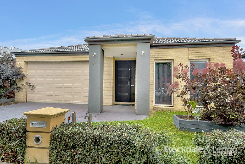 31 Celeste St, Mickleham, VIC 3064