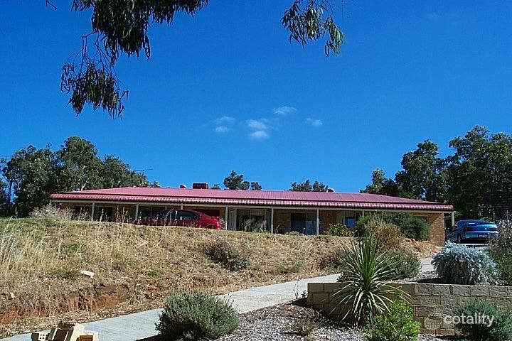 10 Ophelia Gr, Mount Nasura, WA 6112