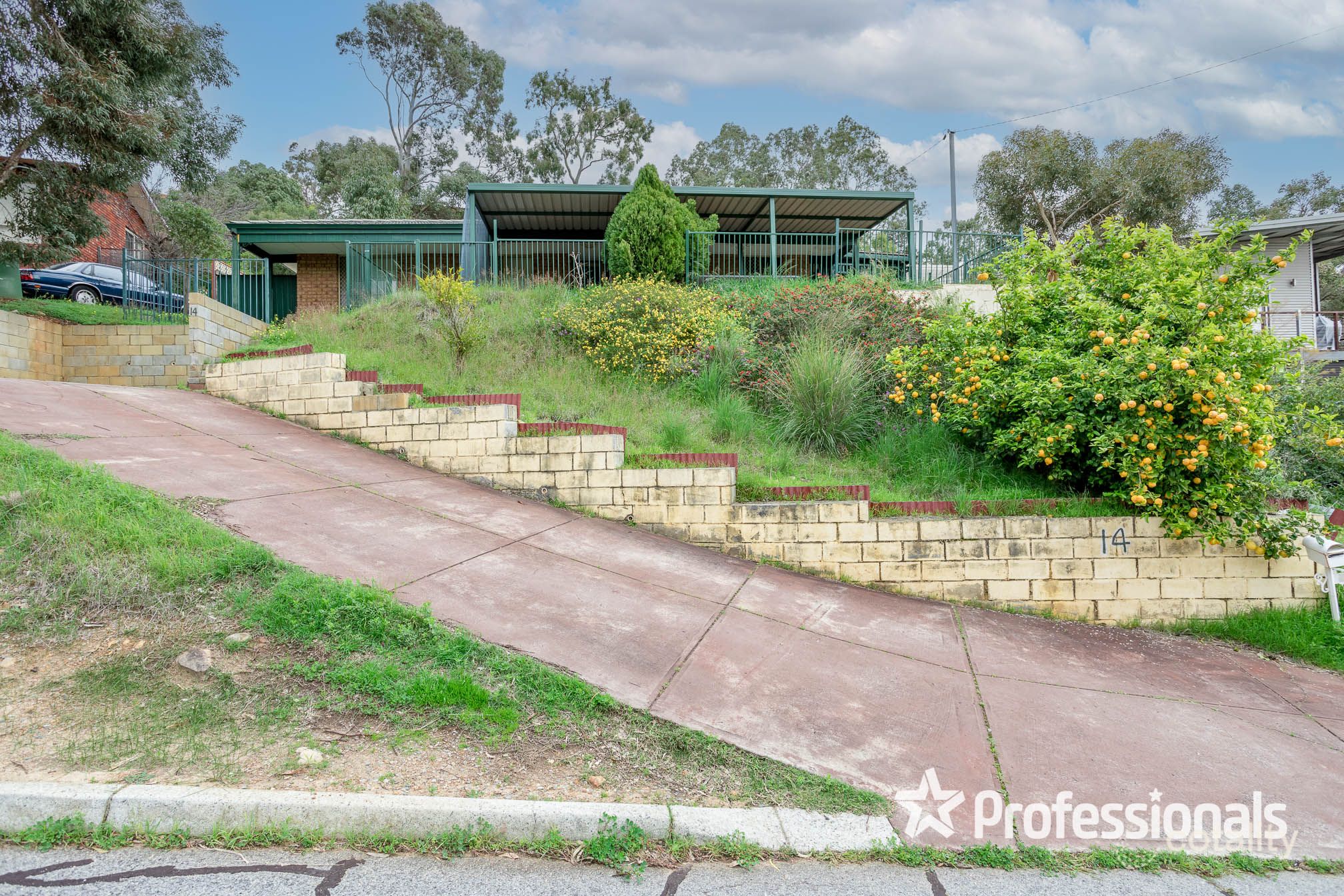 14 Amethyst Cres, Mount Richon, WA 6112