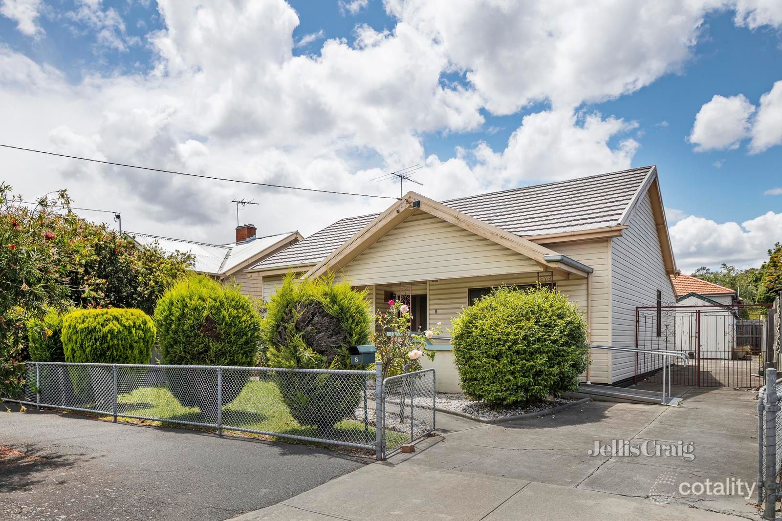 8 Peacock St, Brunswick West, VIC 3055