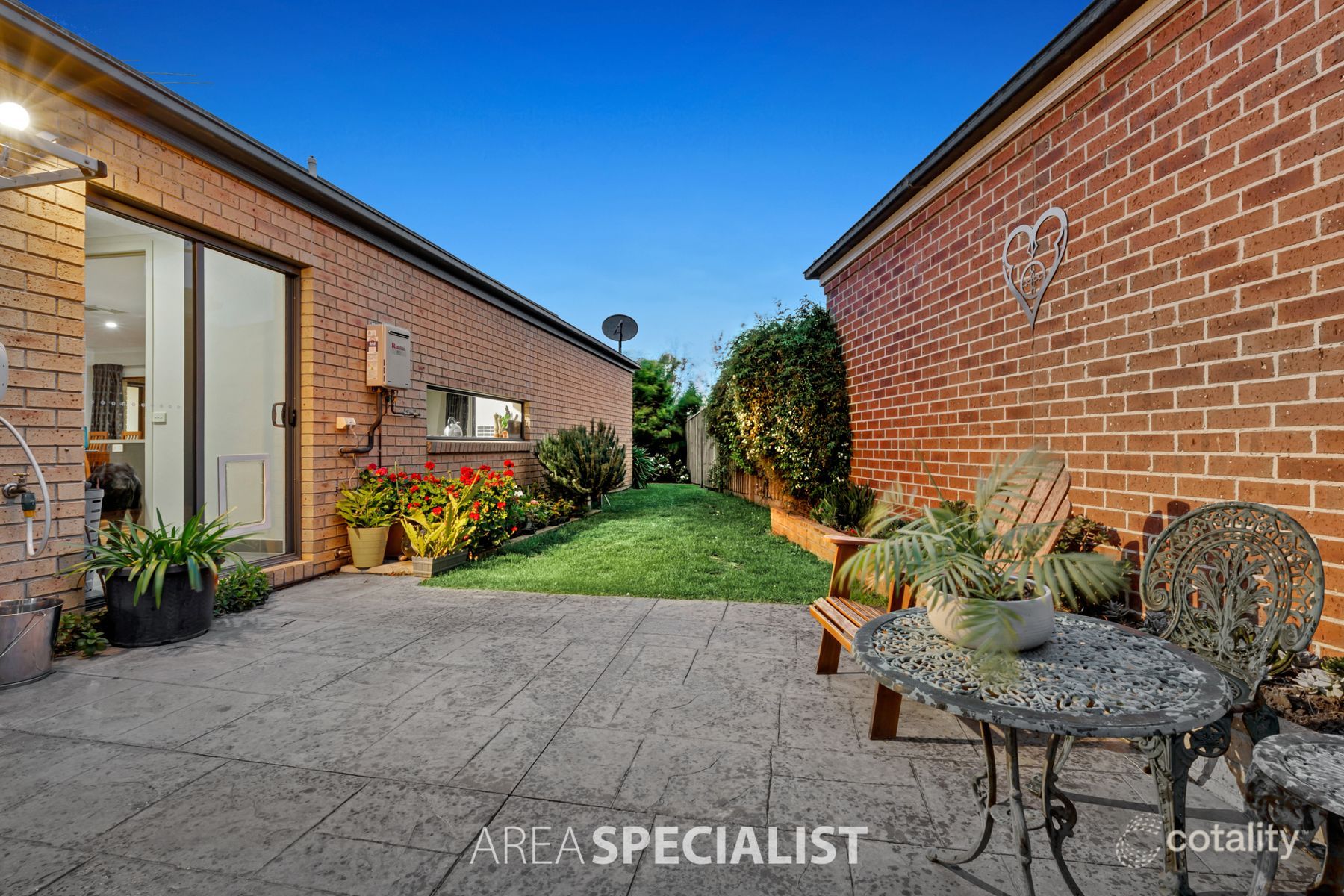 16 Canadian Maple Pl, Lyndhurst, VIC 3975