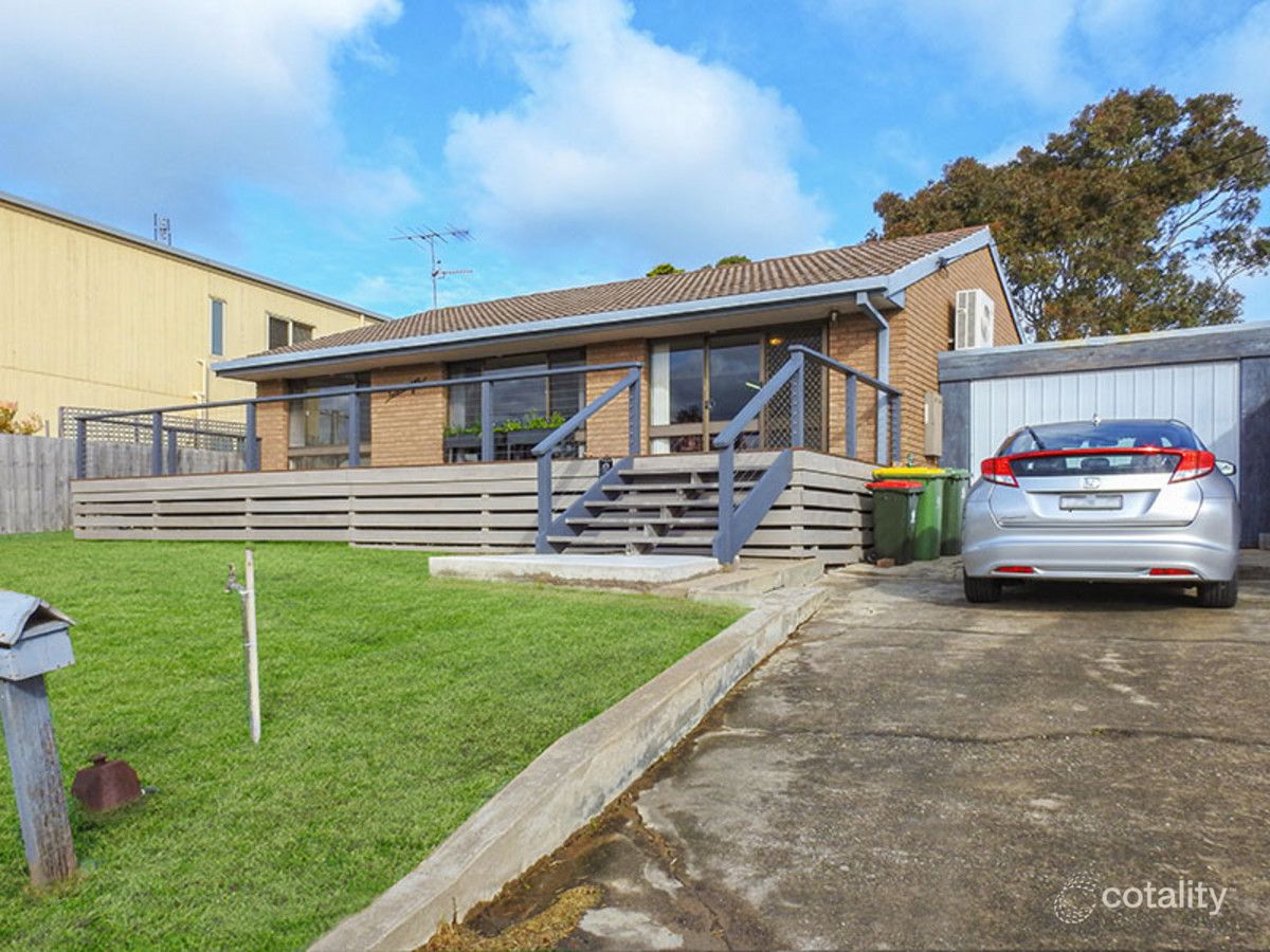 40 Outlook Dr, Lake Tyers Beach, VIC 3909