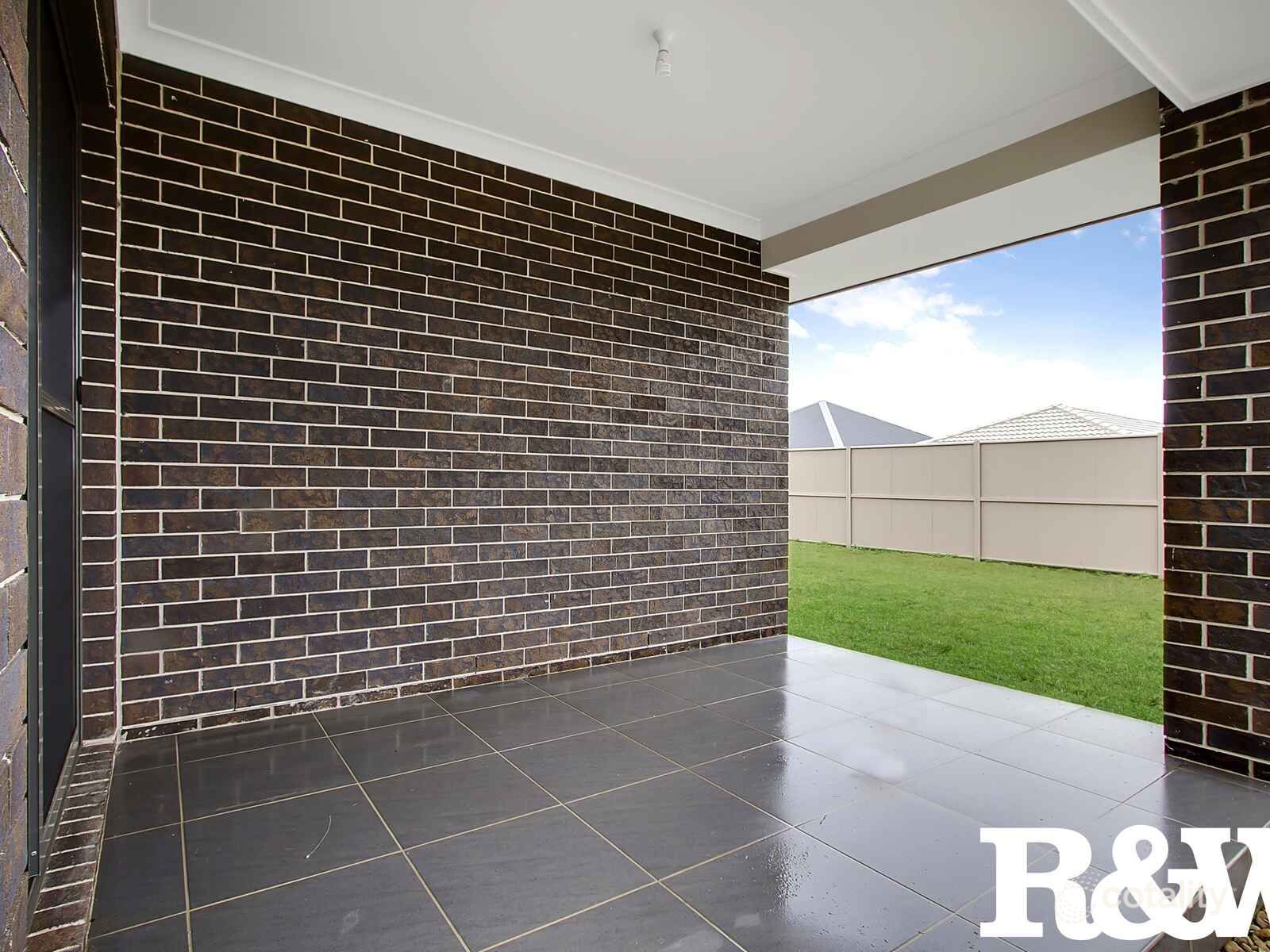 6 Dutton St, Spring Farm, NSW 2570