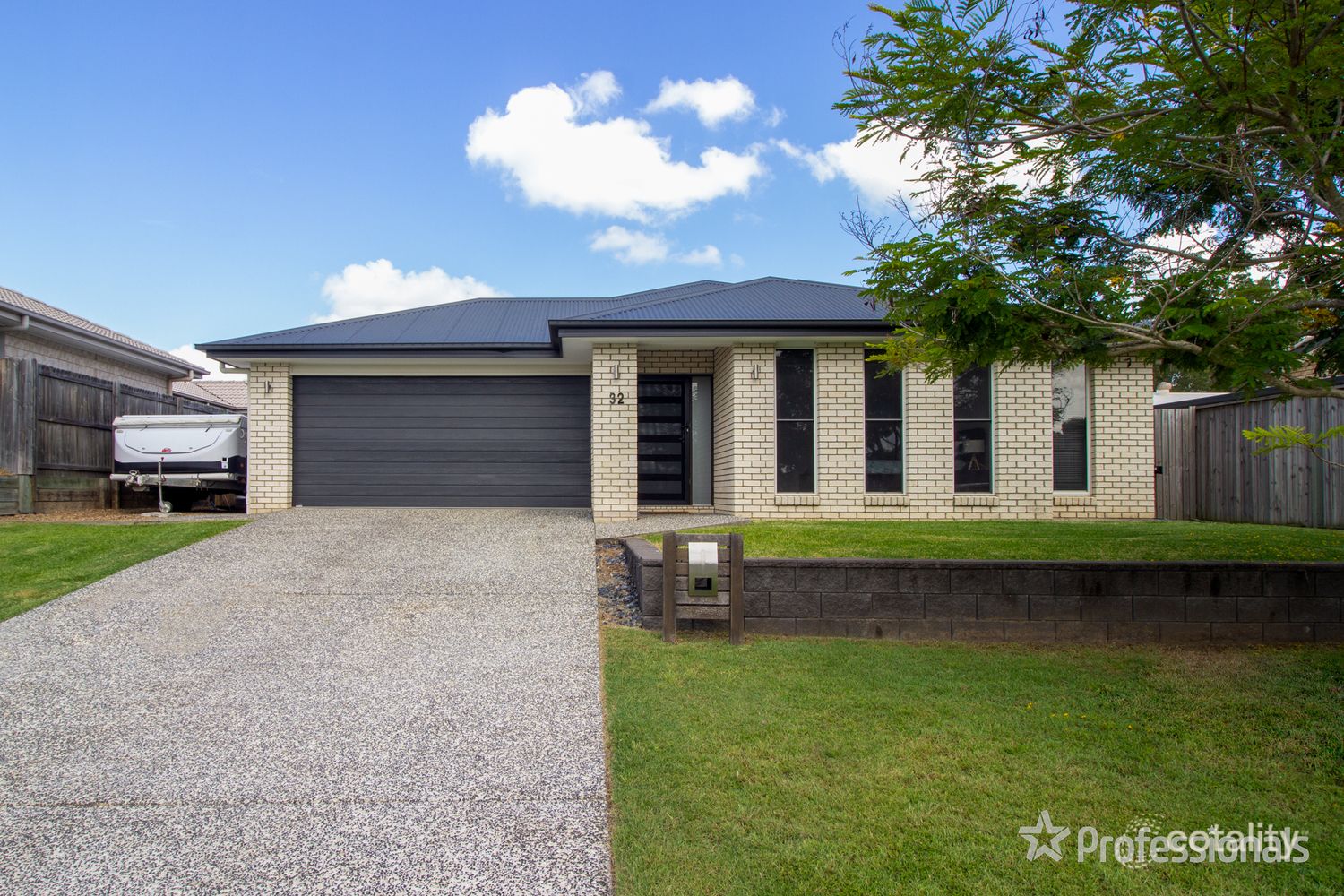 32 Howard St, Yarrabilba, QLD 4207