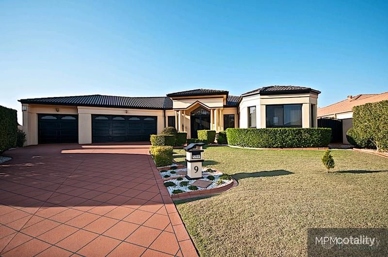 9 Leeds Cl, Arundel, QLD 4214