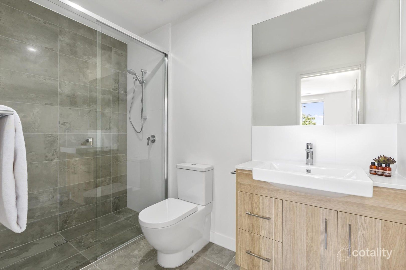 201/61 Ellen St, Oxley, QLD 4075