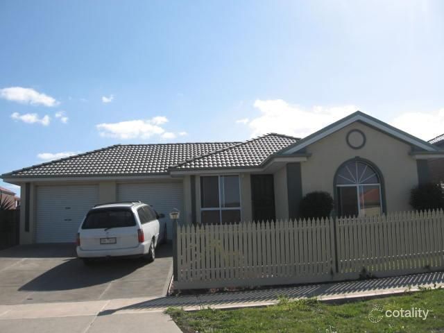 33 Bowral Loop, Craigieburn, VIC 3064