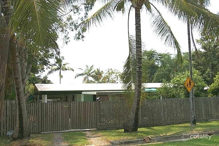 3 Leslie St, Mooroobool, QLD 4870