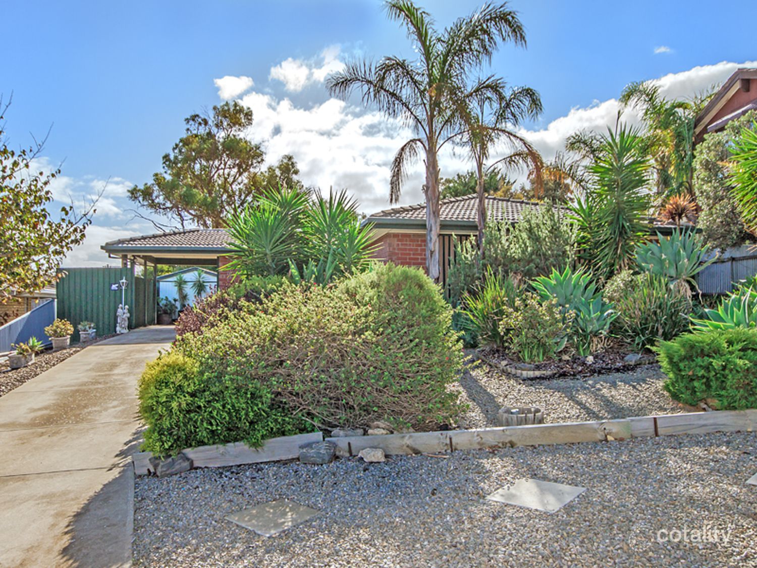 15 Woocalla St, O'Sullivan Beach, SA 5166