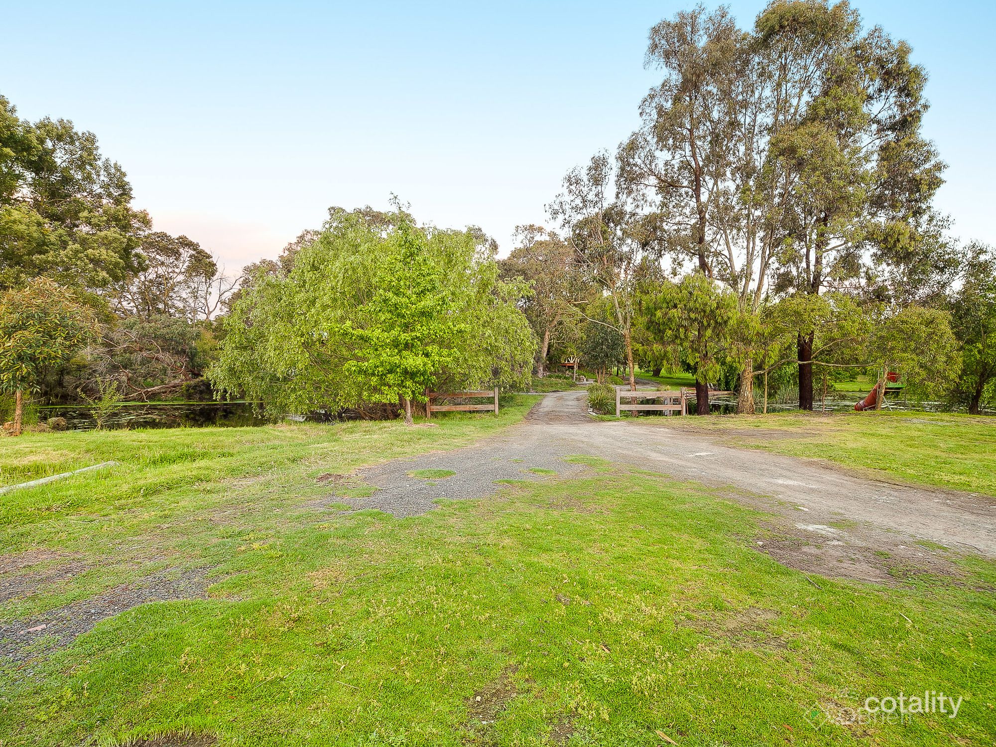 243 Pearcedale Rd, Cranbourne South, VIC 3977