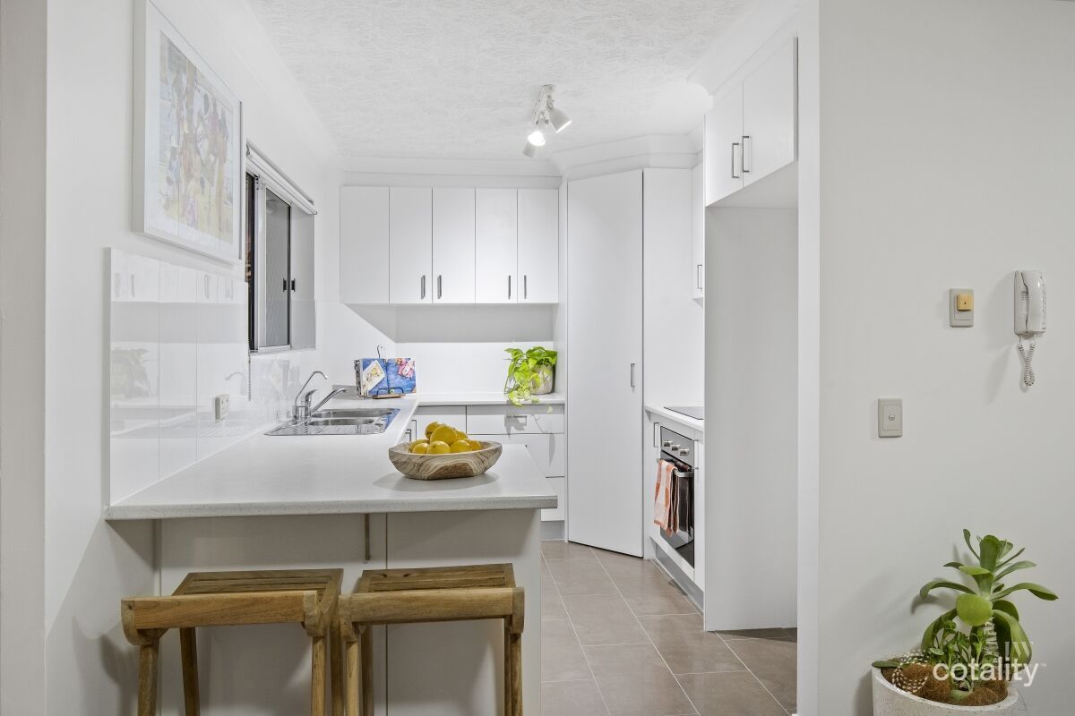 1/246 Jefferson Lane, Palm Beach, QLD 4221