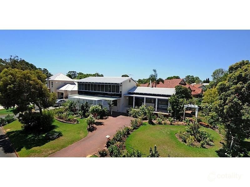 2 Kinross Cres, Floreat, WA 6014