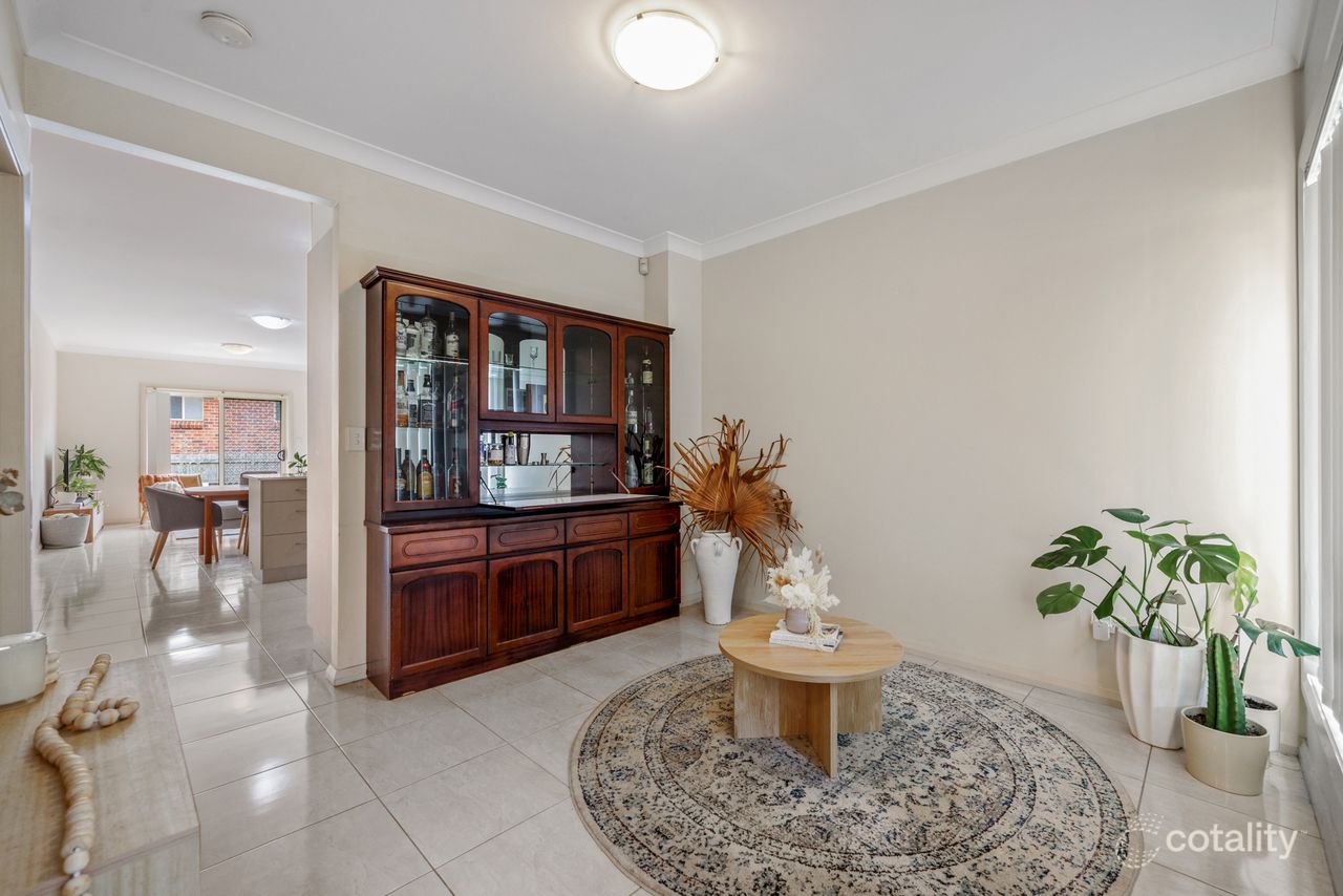 8/4 Feldspar Rd, Eagle Vale, NSW 2558