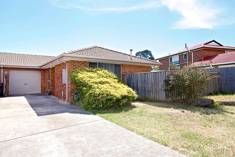 2/4 Asquith Pl, Melton West, VIC 3337