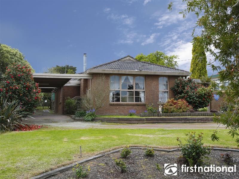 24 Railway Ave, Garfield, VIC 3814