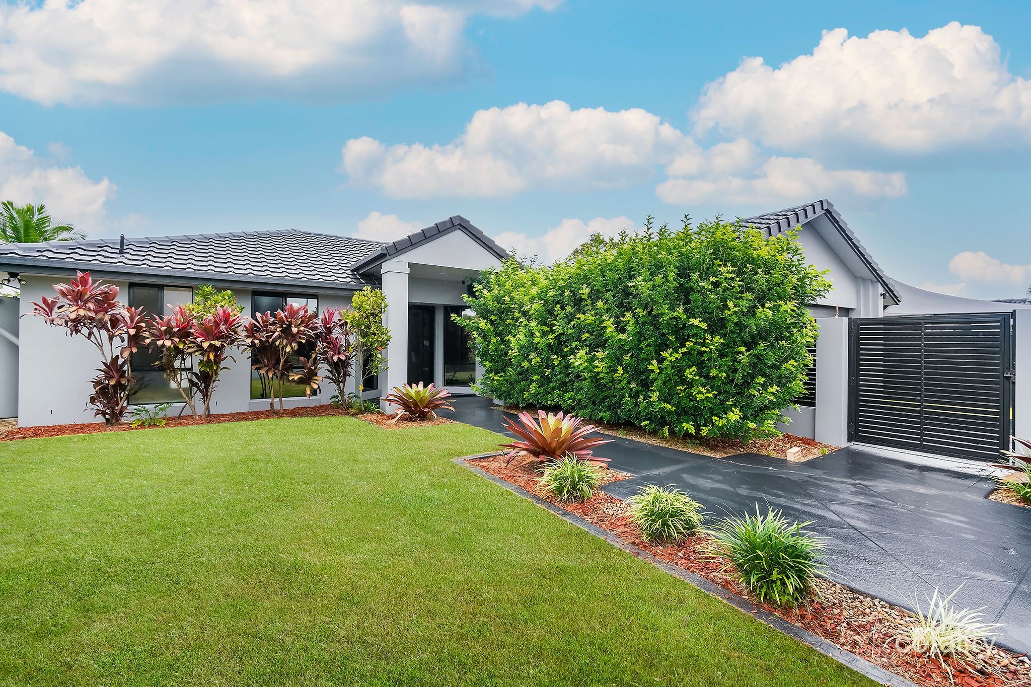 2 Dalley Park Dr, Helensvale, QLD 4212