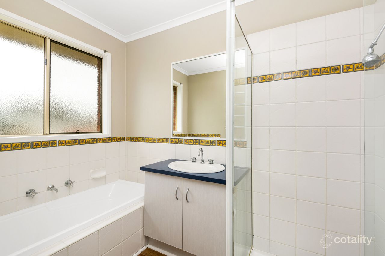 2/11 Stevens Ct, Leopold, VIC 3224