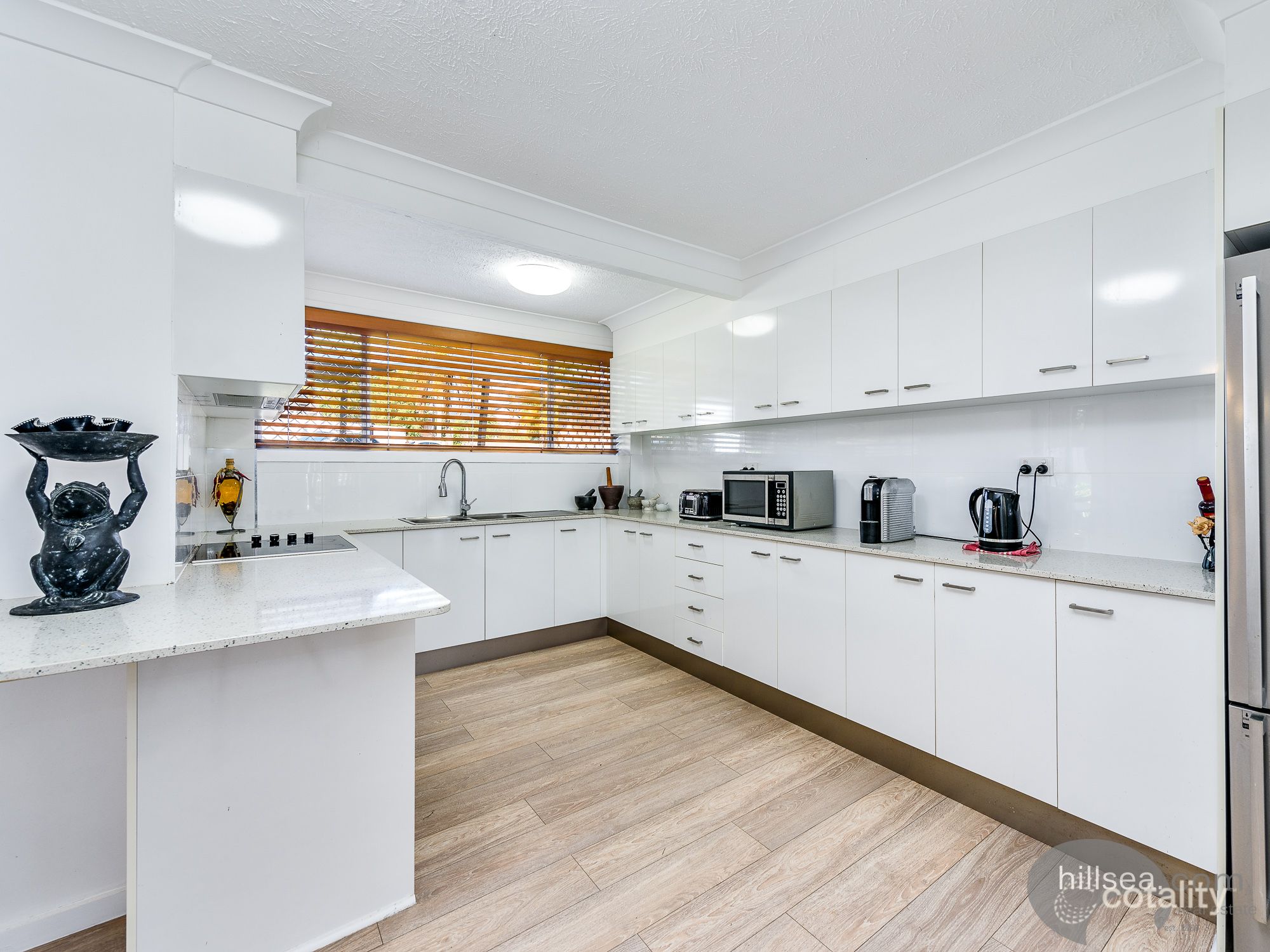 8 Beeka St, Labrador, QLD 4215