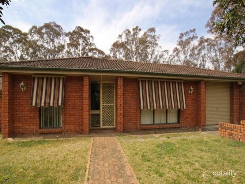 8 Seaton Cres, Cranebrook, NSW 2749