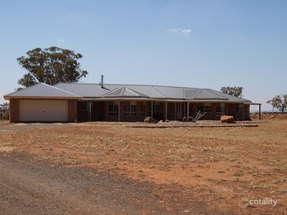 42-44 Greens Rd, Strathtulloh, VIC 3338