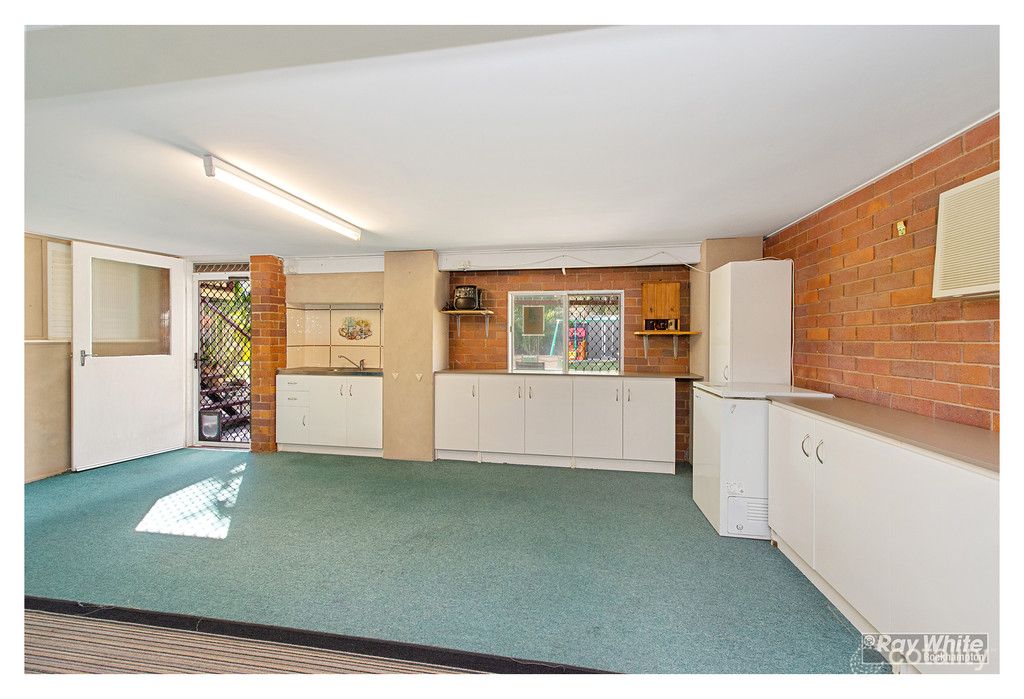 325 Pain St, Koongal, QLD 4701