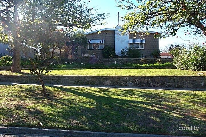 2 Field St, Beaconsfield, WA 6162