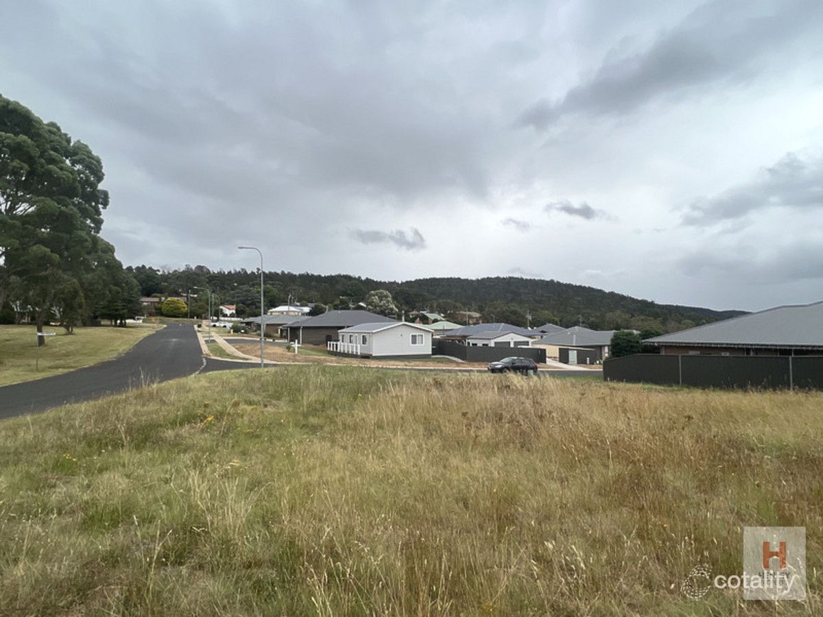 2 John Fraser Dr, Cooma, NSW 2630