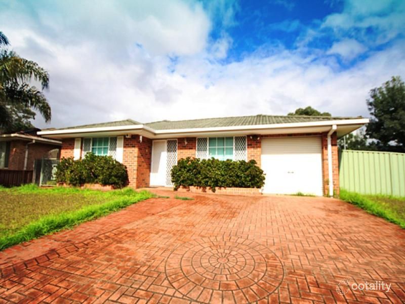 6b Evelyn St, Macquarie Fields, NSW 2564