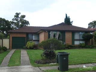 14 Macaulay St, Wetherill Park, NSW 2164