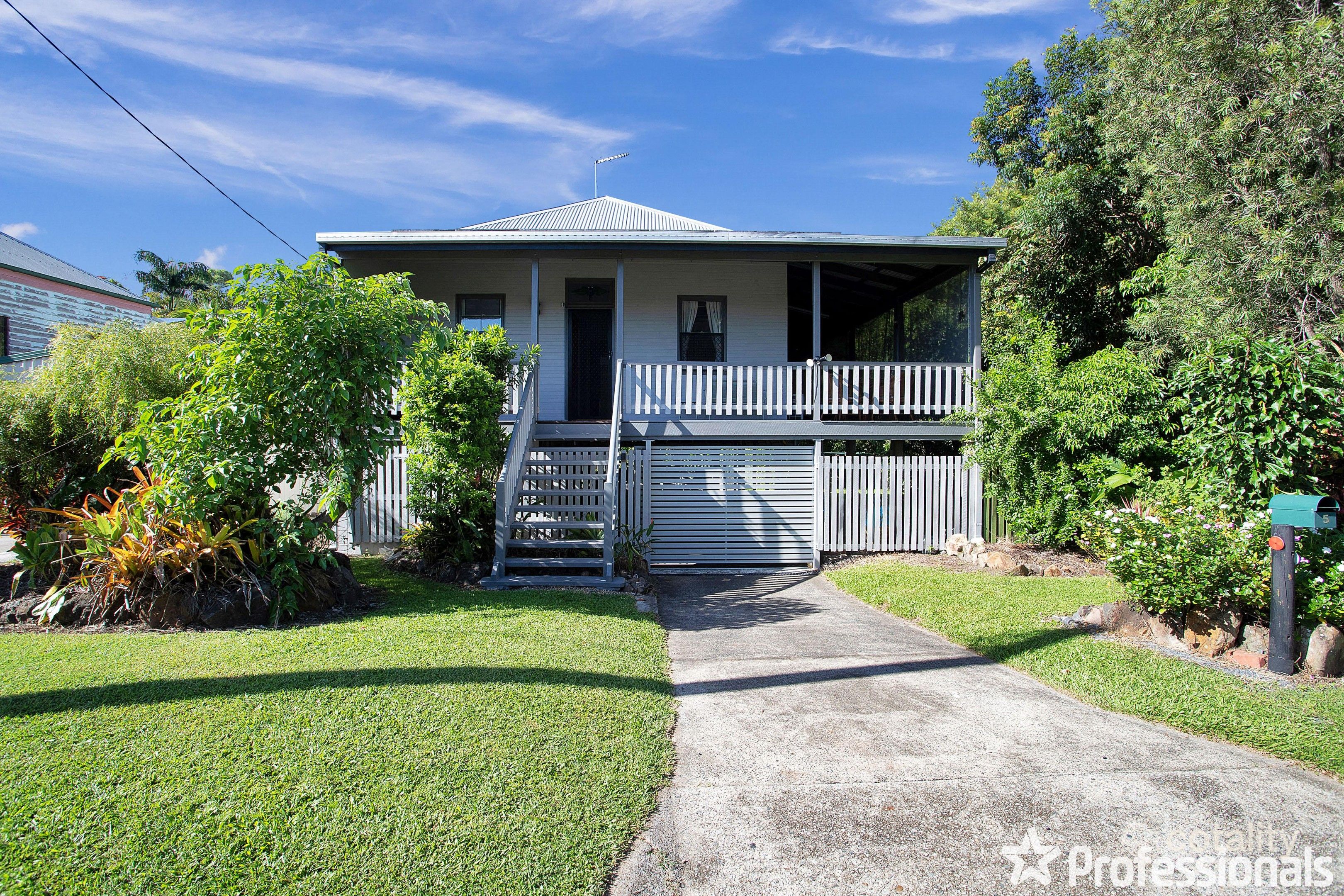 5 Fadden St, Walkerston, QLD 4751
