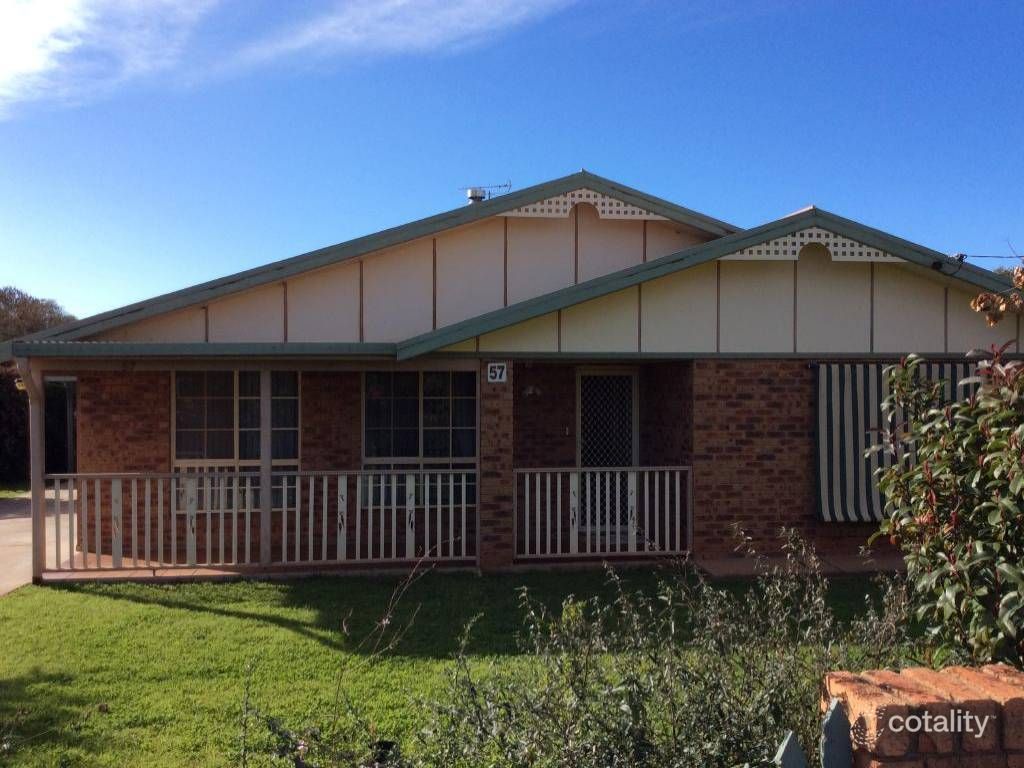 57 Manildra St, Narromine, NSW 2821