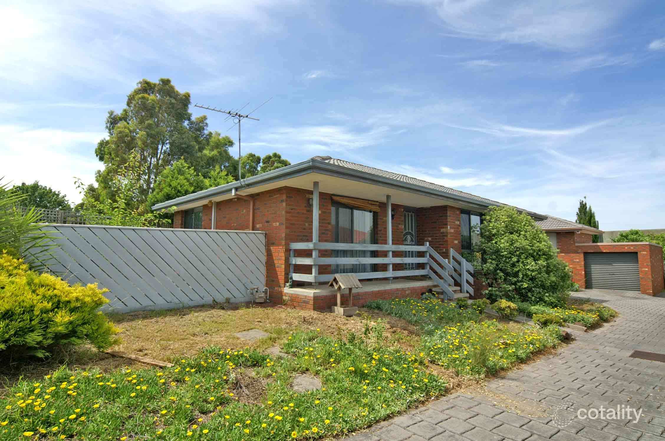 1/56 Arthur Phillip Dr, Endeavour Hills, VIC 3802
