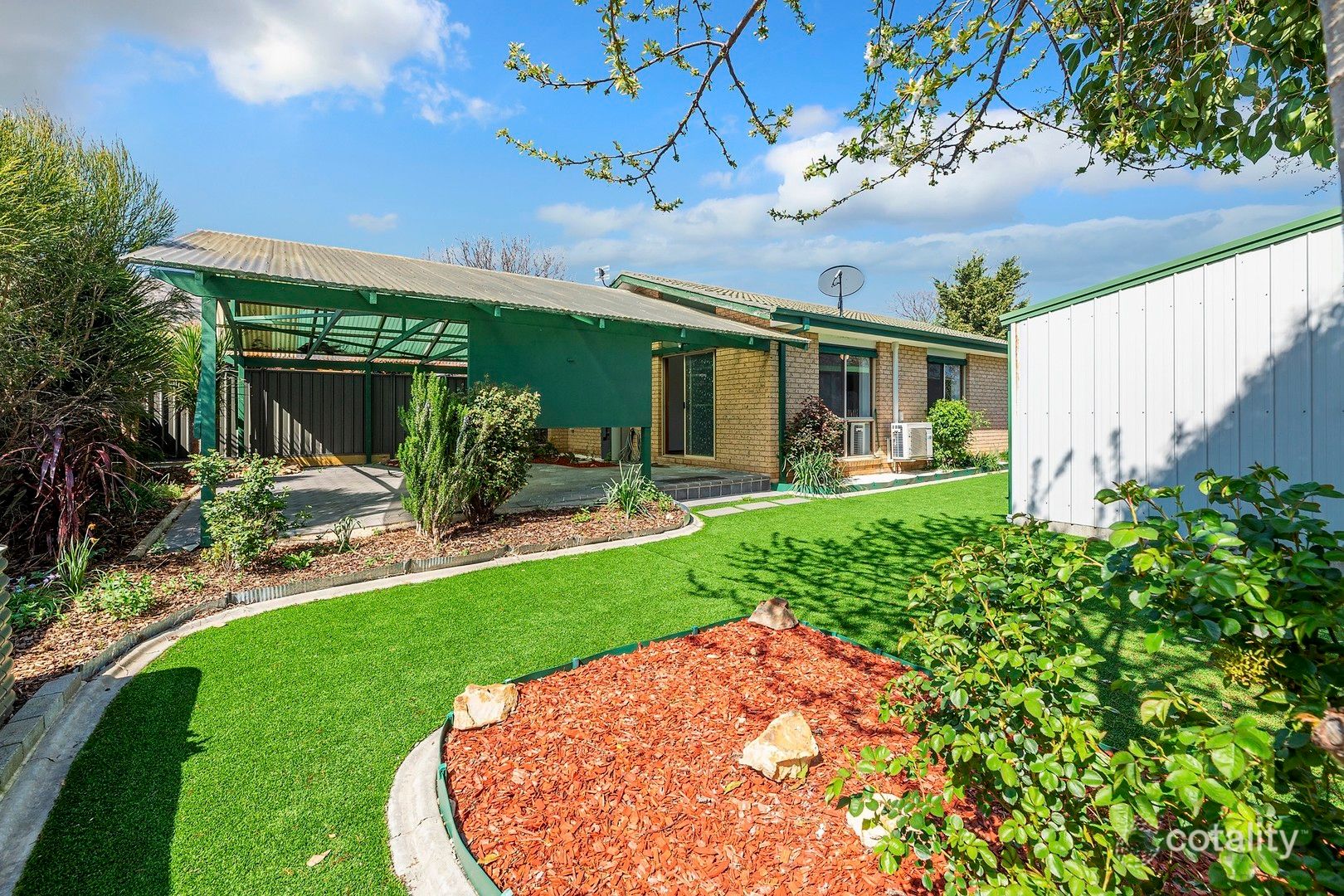 15 Chalker Cct, Banks, ACT 2906