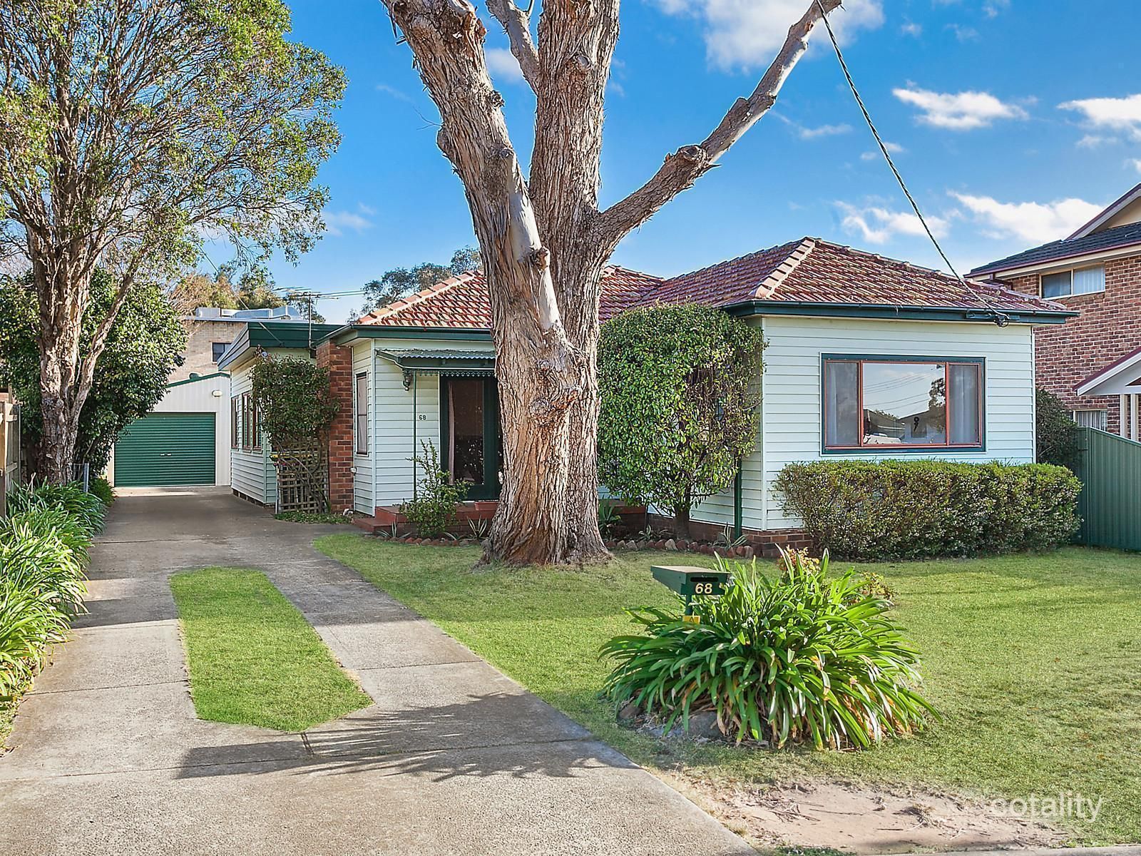 68 Anzac Ave, Engadine, NSW 2233